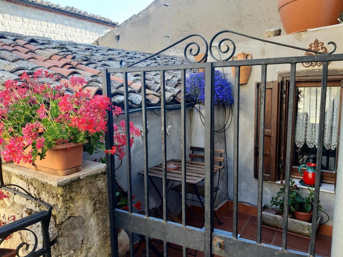 La Casa Del Pittore Di Petralia เปตราเลียโซปรานา ภายนอก รูปภาพ