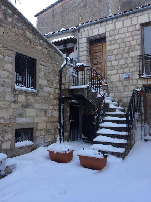 La Casa Del Pittore Di Petralia เปตราเลียโซปรานา ภายนอก รูปภาพ