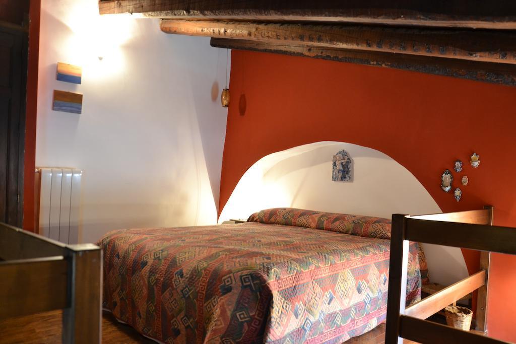 La Casa Del Pittore Di Petralia เปตราเลียโซปรานา ภายนอก รูปภาพ