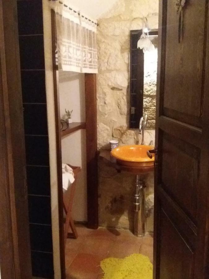 La Casa Del Pittore Di Petralia เปตราเลียโซปรานา ภายนอก รูปภาพ